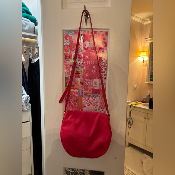 MARC JACOBS NATASHA RED NYLON CROSSBODY BAG - Picture 4 of 11
